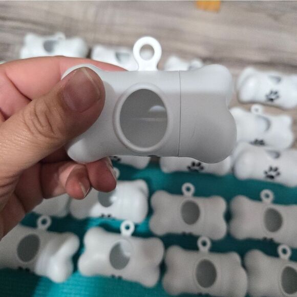 Bone shape with paw doggy poop bag dispenser - Picture 3 of 5